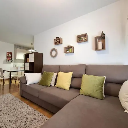 Apartamento El Tozal, Cálido, Petfriendly Con Garaje Escarrilla